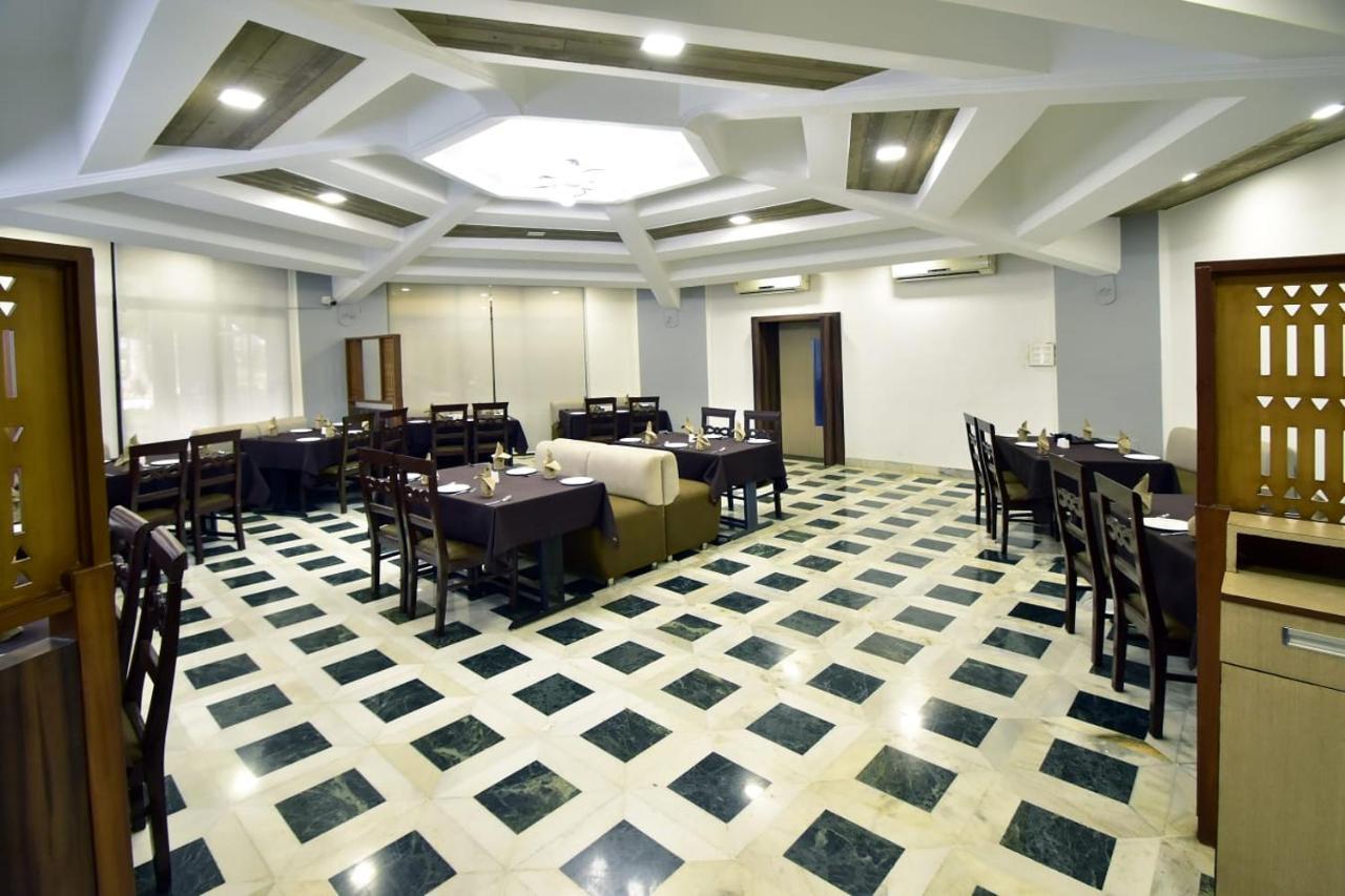 Caves County Resort Mālegaon Zewnętrze zdjęcie
