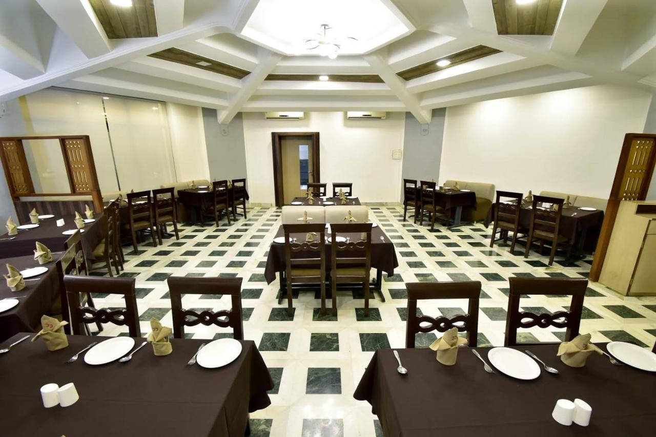 Caves County Resort Mālegaon Zewnętrze zdjęcie