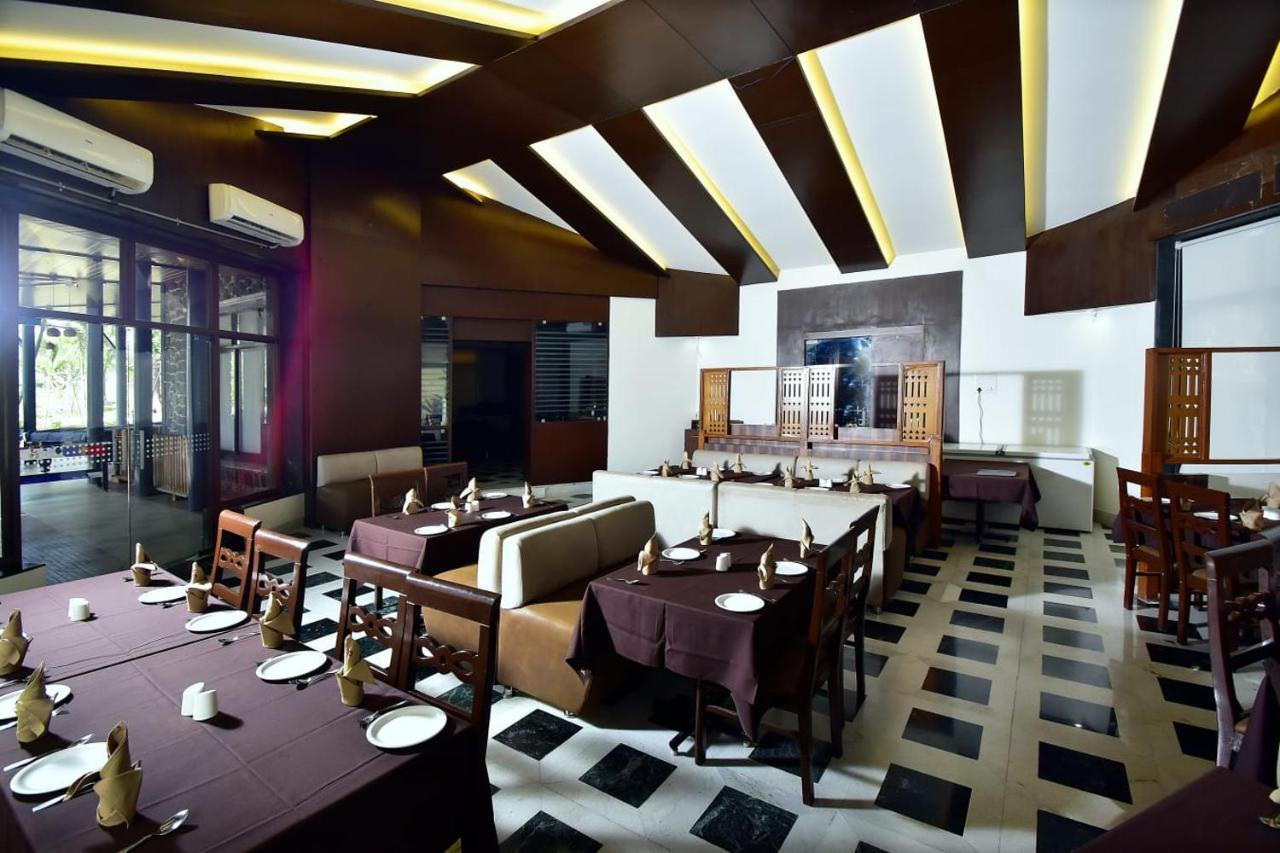 Caves County Resort Mālegaon Zewnętrze zdjęcie
